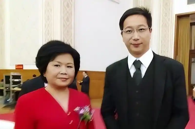 回顾：邢质斌鲜少露面，与初恋丈夫共度一生，退休后生活近况引关切