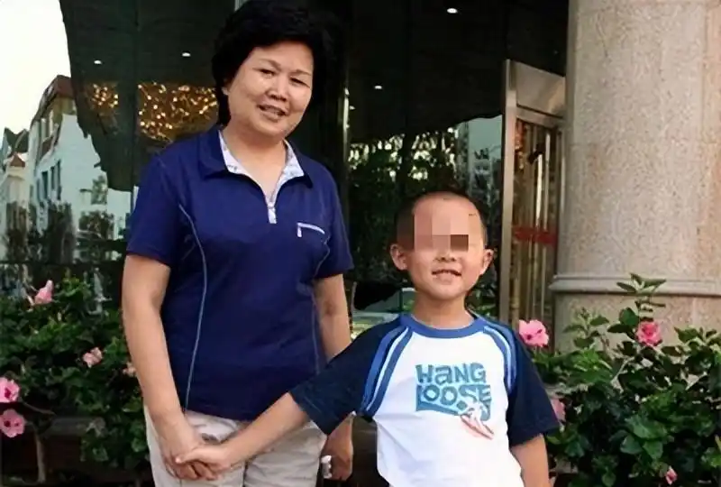 回顾：邢质斌鲜少露面，与初恋丈夫共度一生，退休后生活近况引关切