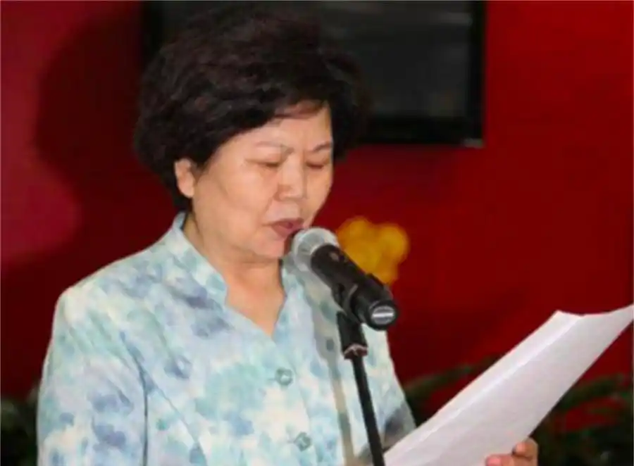 回顾：邢质斌鲜少露面，与初恋丈夫共度一生，退休后生活近况引关切