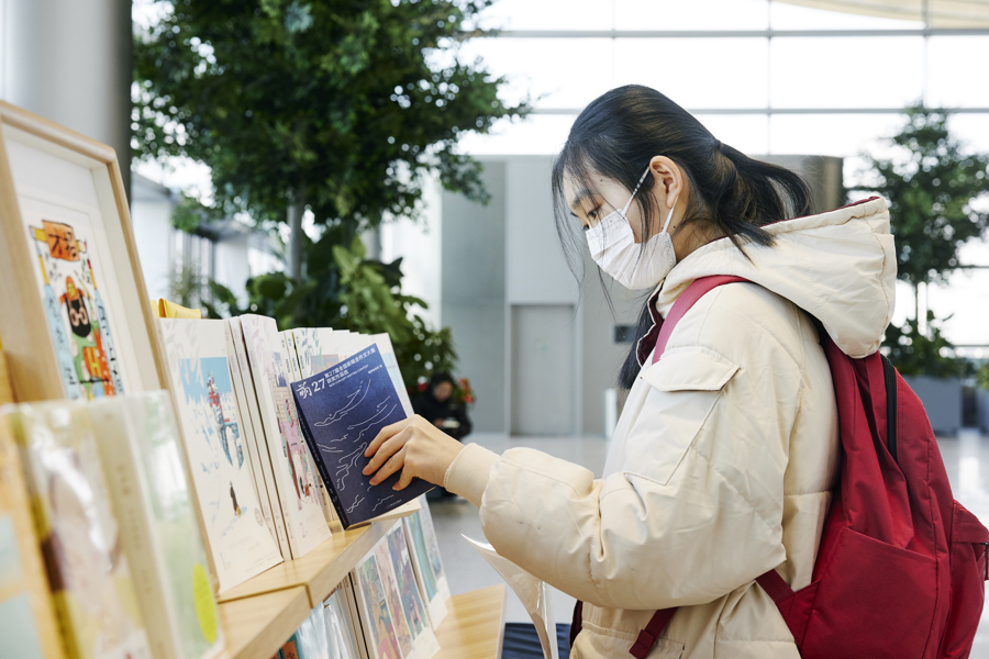 “聊天记录”怎么写新概念作文？AI时代呼唤“我手写我心”