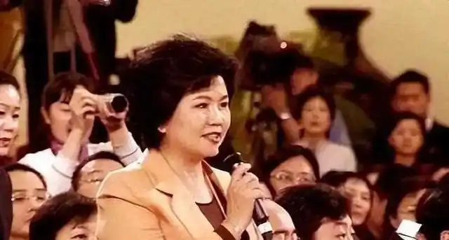 王牌播音员邢质斌离职内幕，男搭档离世三月后，她为何突然告别？