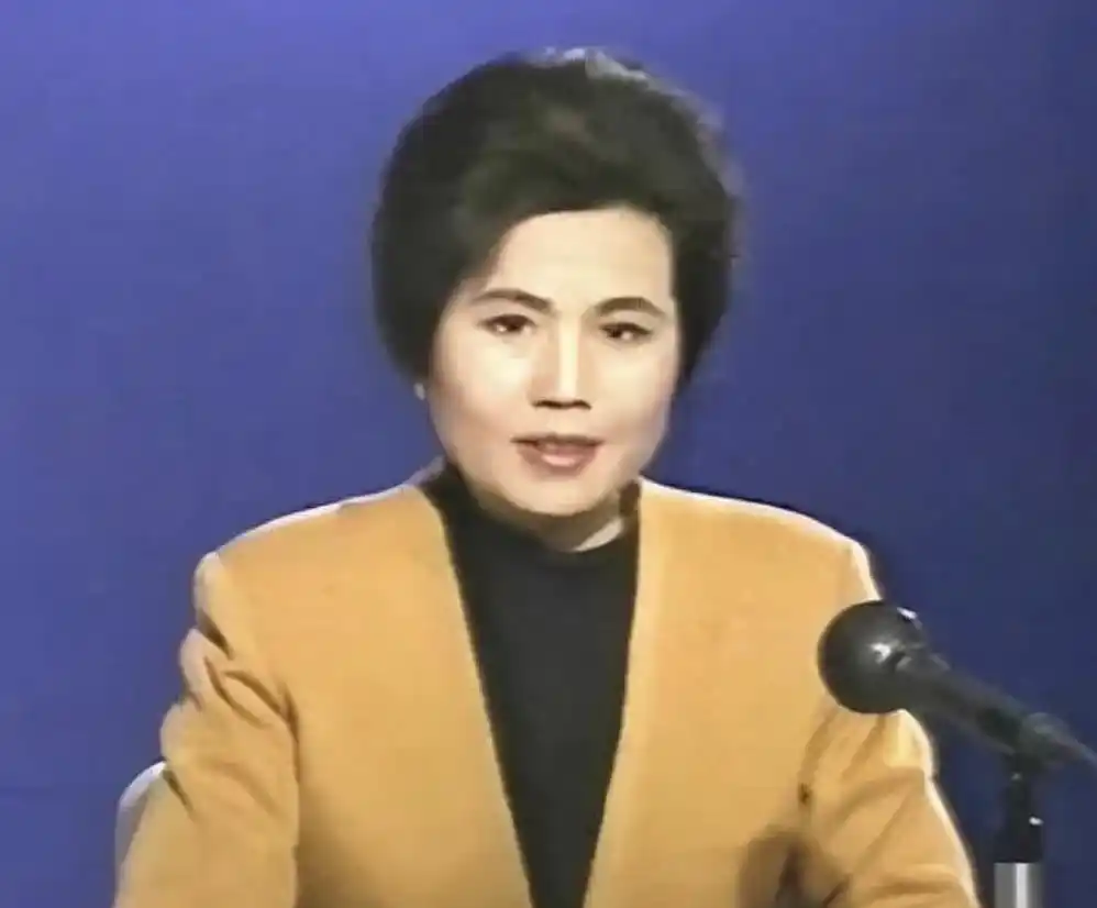 邢质斌近照曝光:76岁满头白发,与丈夫相濡以沫安享晚年