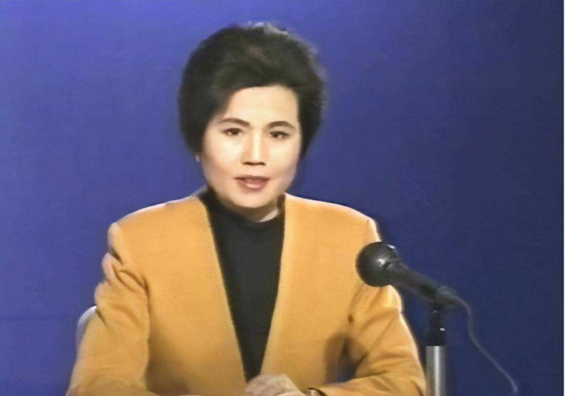 与丈夫相守48年，搭档罗京去世后自愿离职，邢质斌如今怎样了？