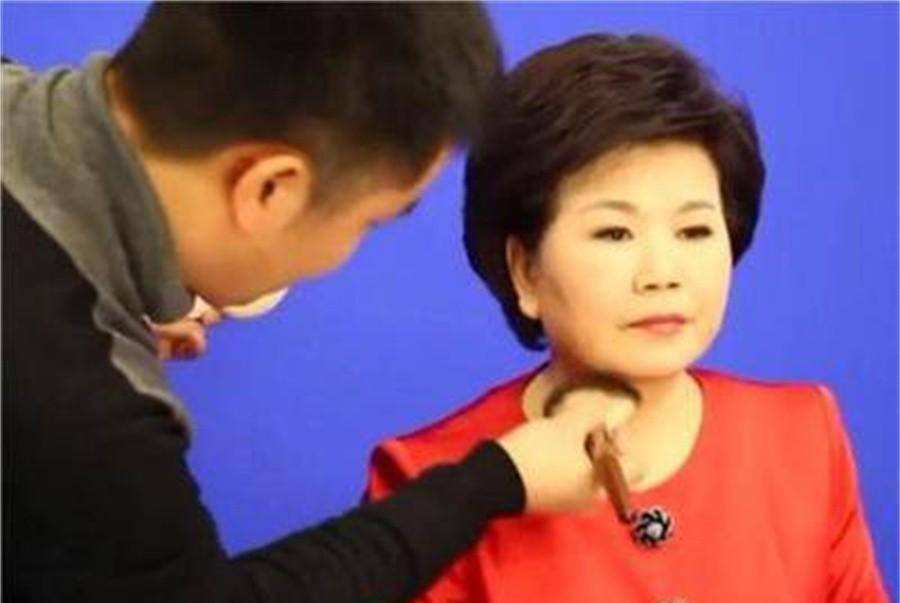 与丈夫相守48年，搭档罗京去世后自愿离职，邢质斌如今怎样了？