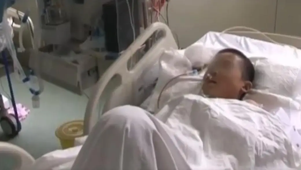 10年前山东男孩被高压泵体内充气,内脏严重损坏,工友赔偿112万