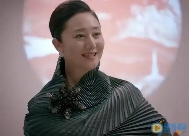 琼女郎赵丽娟：靠“令妃”大火，为演令妃痛失孩子，如今后悔吗？