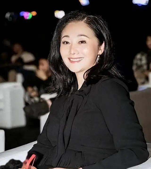 琼女郎赵丽娟：靠“令妃”大火，为演令妃痛失孩子，如今后悔吗？