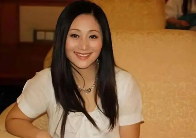 琼女郎赵丽娟：靠“令妃”大火，为演令妃痛失孩子，如今后悔吗？