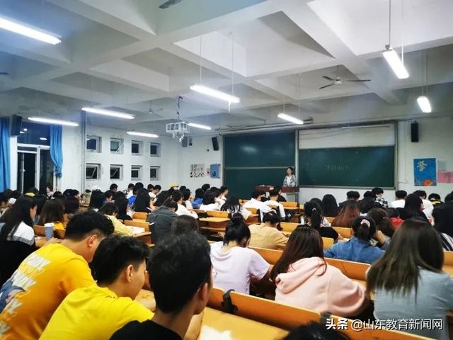 以心迎新，梦想起航——齐鲁师范学院青年志愿者为新生入学温情护航