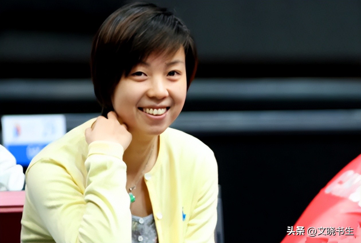 富商徐威：与12年女友袁立分手，转身娶了张怡宁，全靠岳母撑腰