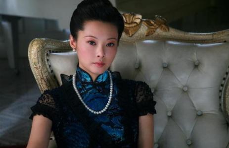 身价300亿富商徐威，宠袁立12年，为何转身迎娶奥运冠军张怡宁？