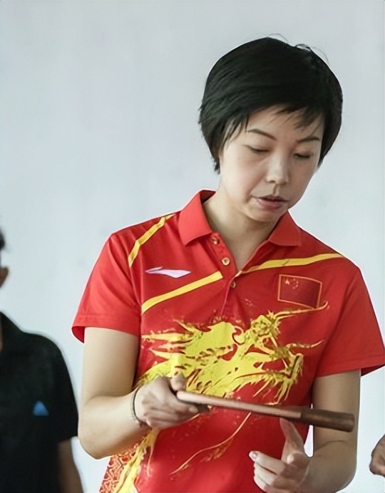 身价300亿富商徐威，宠袁立12年，为何转身迎娶奥运冠军张怡宁？