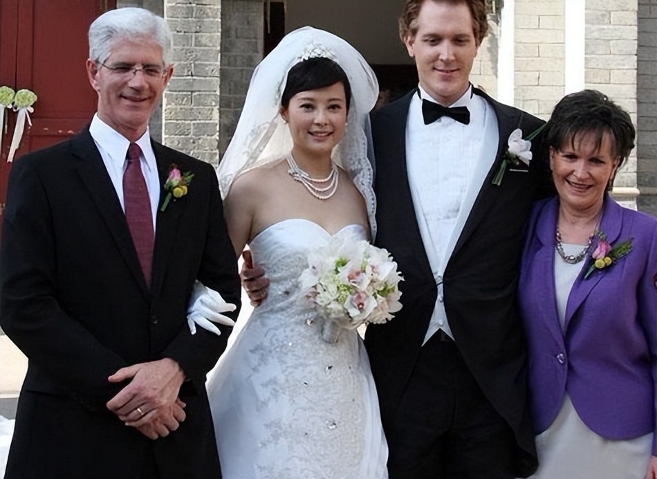 身价300亿富商徐威，宠袁立12年，为何转身迎娶奥运冠军张怡宁？