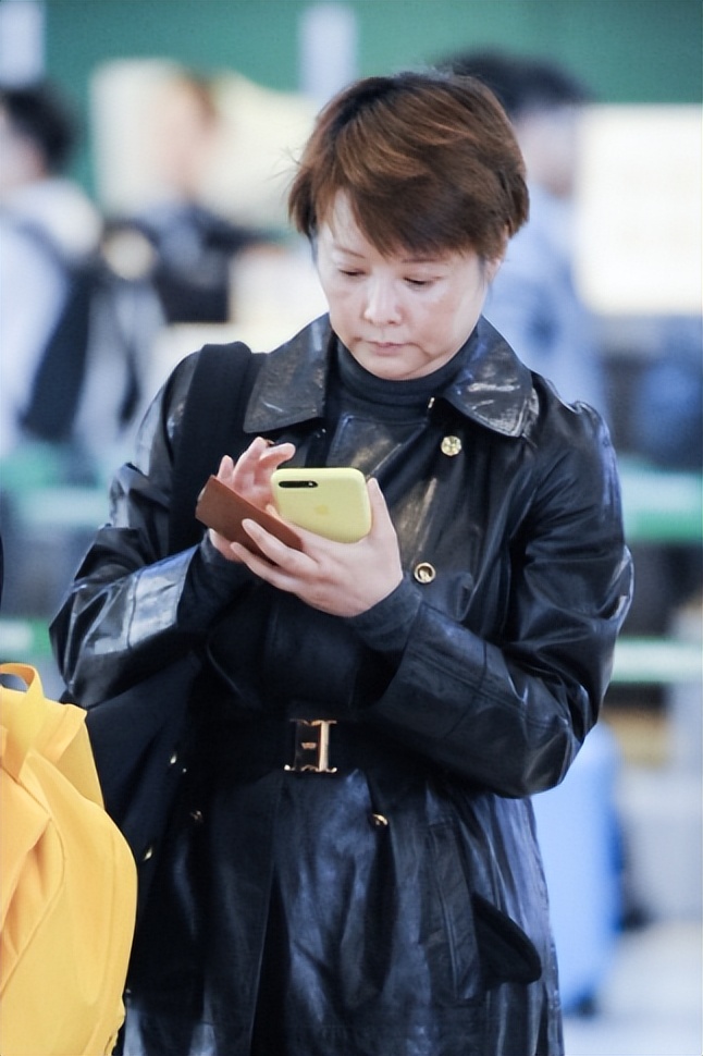 身价300亿富商徐威，宠袁立12年，为何转身迎娶奥运冠军张怡宁？