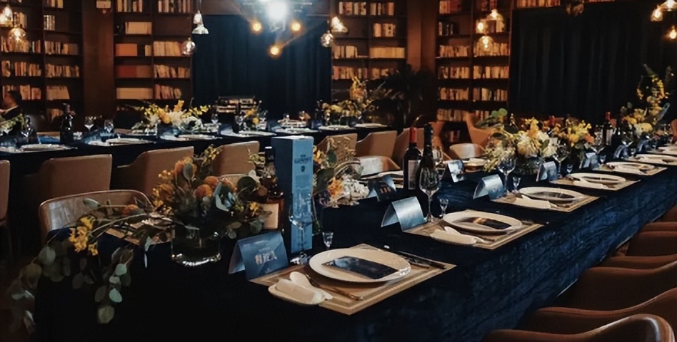 身价300亿富商徐威，宠袁立12年，为何转身迎娶奥运冠军张怡宁？