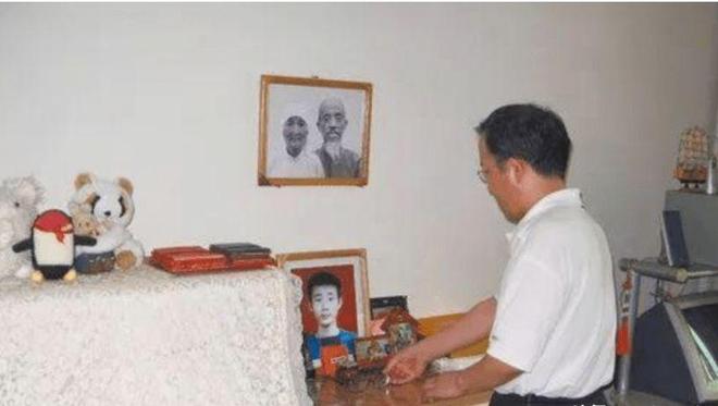 大学生药家鑫被判死刑，想捐出眼角膜，父亲拒绝：你把罪恶都带走