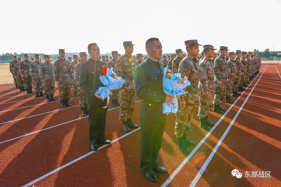 太暖了！老兵退伍返乡，专车相送