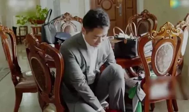 章泽天抛售9000万澳洲豪宅！其名下3套数亿别墅，最大有80多间房