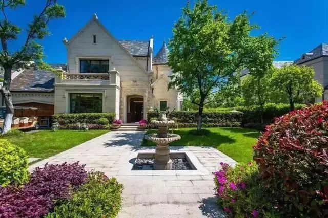 章泽天抛售9000万澳洲豪宅！其名下3套数亿别墅，最大有80多间房