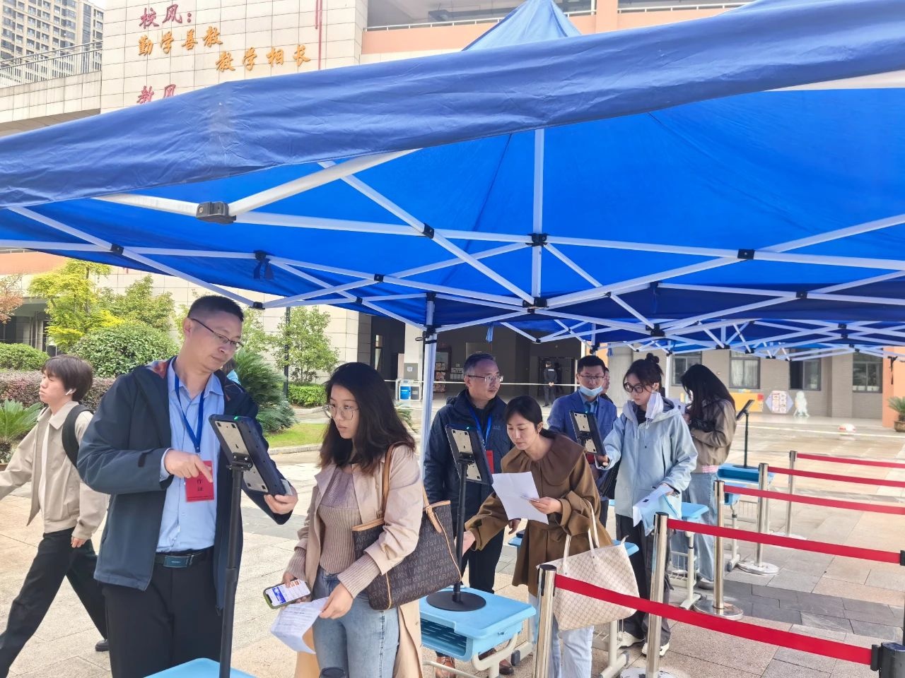 江苏2024年10月高等教育自学考试顺利举行