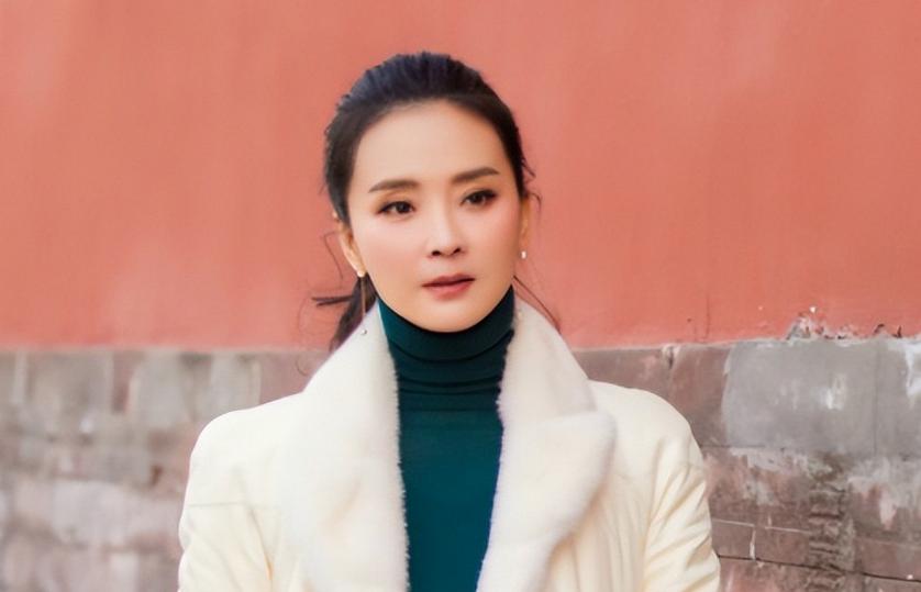 王艳19岁儿子越来越优秀了