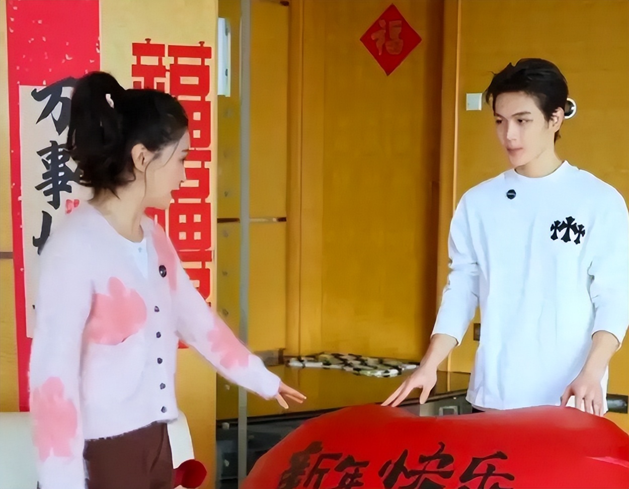 王艳19岁儿子越来越优秀了