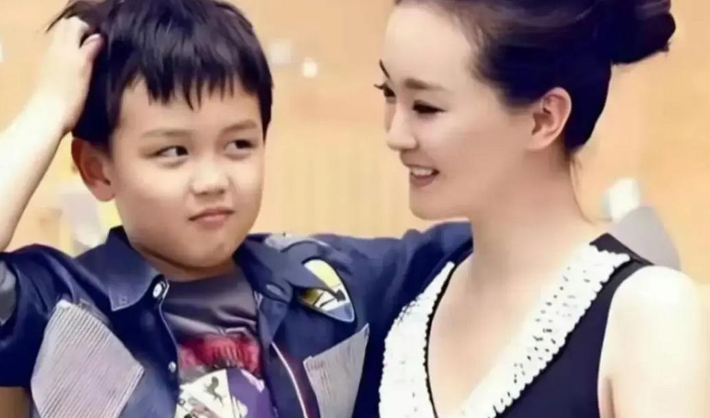 王艳19岁儿子越来越优秀了