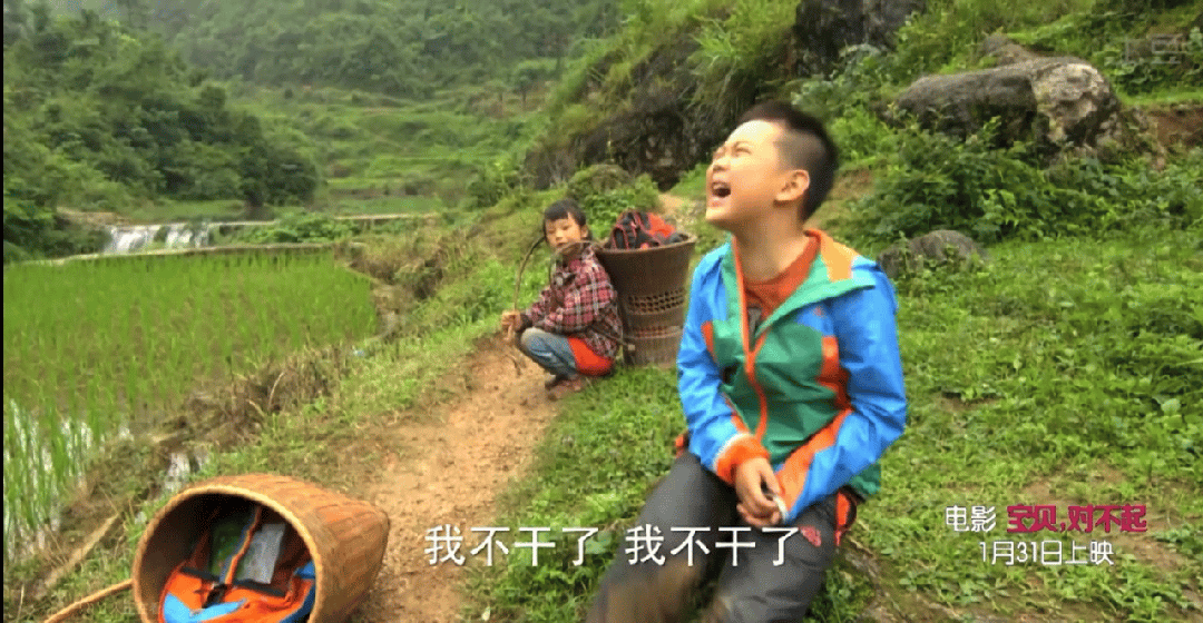 还记得王艳儿子“球球”王泓钦吗？颜值逆袭了？