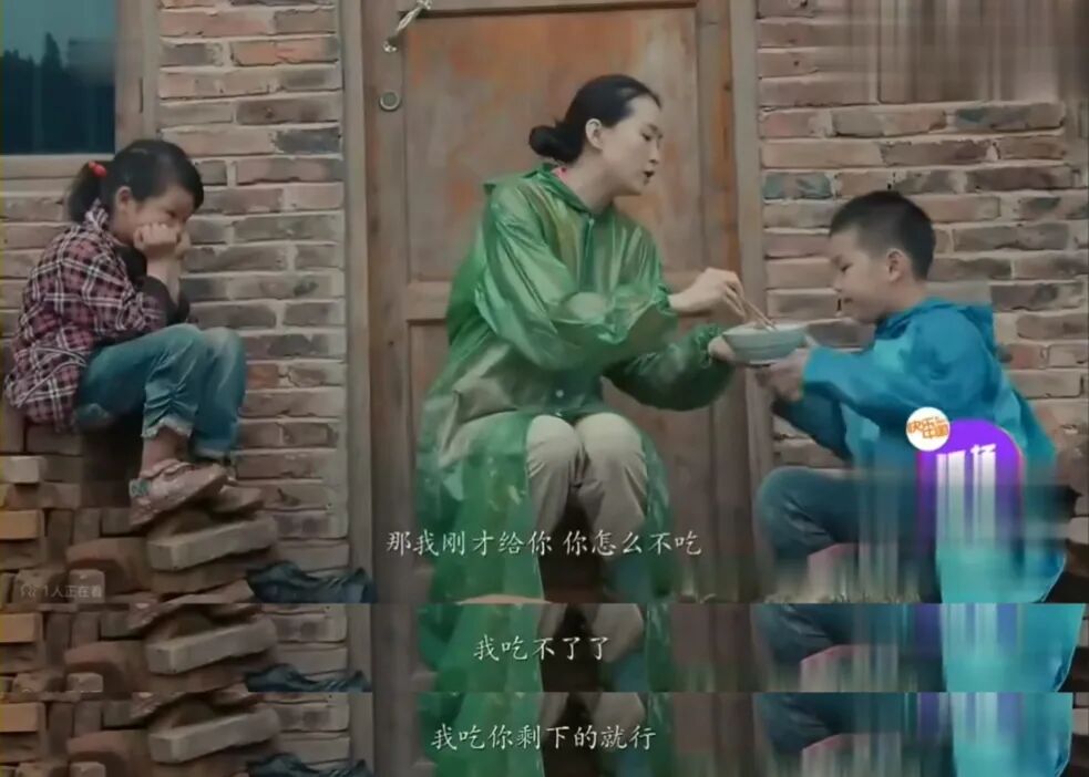 还记得王艳儿子“球球”王泓钦吗？颜值逆袭了？