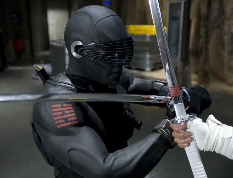 习惯了动作戏的阿德沃尔，这次要跟“眼镜蛇”较量一下了