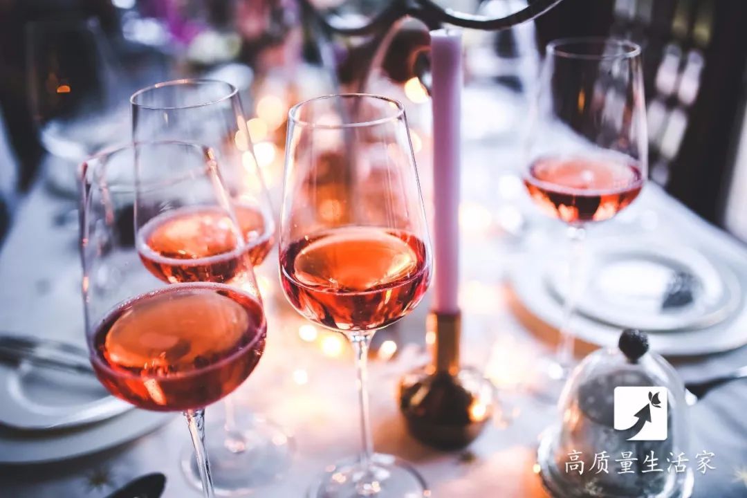 路由器上贴一个创口贴,网速提升好几倍!一年能帮家里省不少钱!