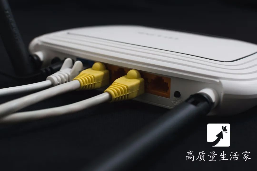 路由器上贴一个创口贴,网速提升好几倍!一年能帮家里省不少钱!