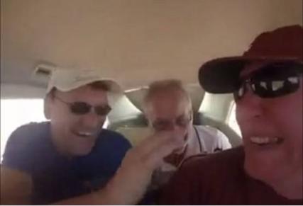 为什么飞机不能开窗户，直升机可以？