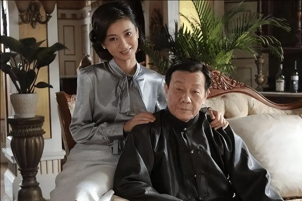 寇世勋坐拥双妻，39岁儿子未婚生女不结婚，可怜等两年的孩子妈