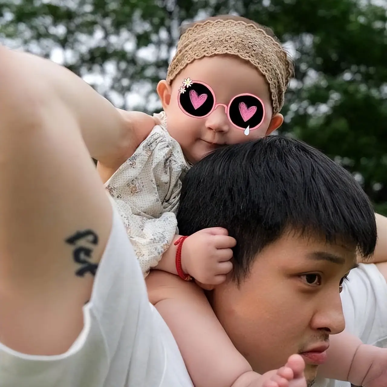 寇世勋坐拥双妻，39岁儿子未婚生女不结婚，可怜等两年的孩子妈