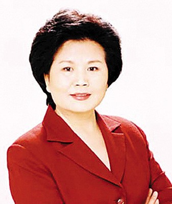 与丈夫相守48年，搭档罗京去世后自请离职，邢质斌如今怎样了？