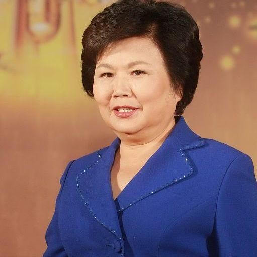 与丈夫相守48年，搭档罗京去世后自请离职，邢质斌如今怎样了？