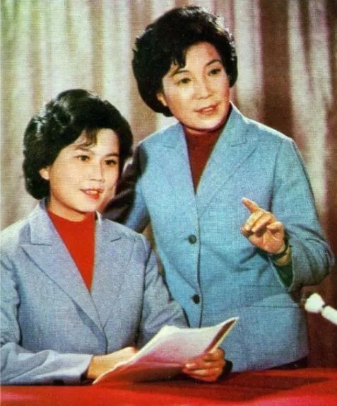 与丈夫相守48年，搭档罗京去世后自请离职，邢质斌如今怎样了？