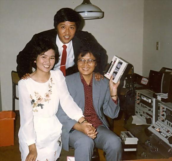 与丈夫相守48年，搭档罗京去世后自请离职，邢质斌如今怎样了？