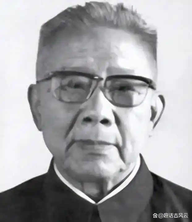 1975年他被永远开除党籍，1979年为何能高票当选全国政协副主席？陆定一跌宕起伏的“笔杆子”人生！
