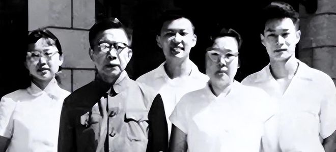 他是原副总理，1975年被永远开除党籍，1979年当选为副主席