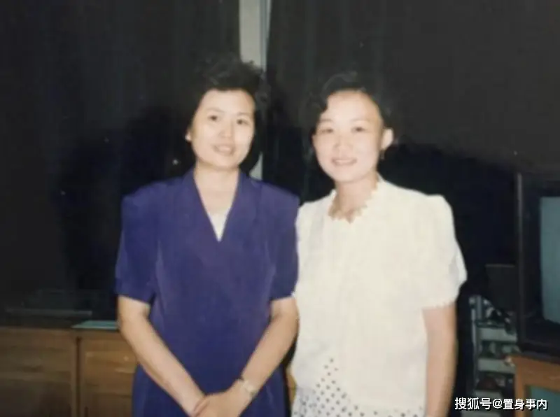 邢质斌近照曝光：76岁满头白发，与丈夫相濡以沫安享晚年