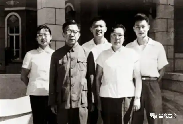 他曾任国务院副总理，60岁被撤销职务，69岁被开除党籍，81岁得偿