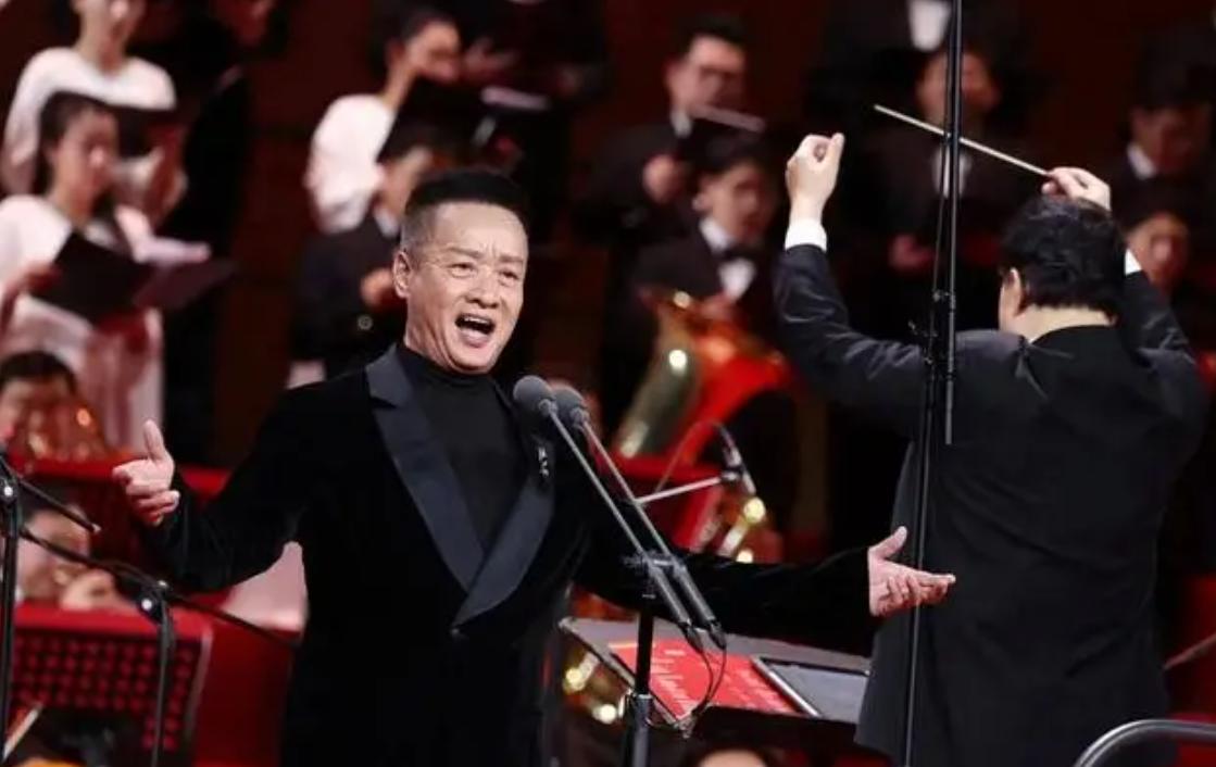 为艺术献身55年，陪妻子抗癌36年，67岁还在唱的阎维文是真男人