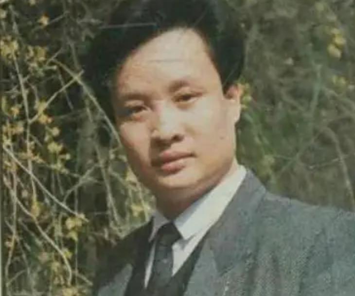为艺术献身55年，陪妻子抗癌36年，67岁还在唱的阎维文是真男人