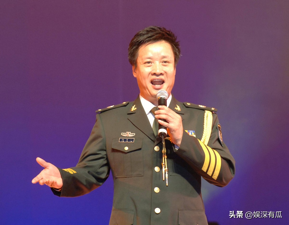 “人民歌唱家”阎维文：对爱妻一见钟情，陪妻子抗癌36年不离不弃