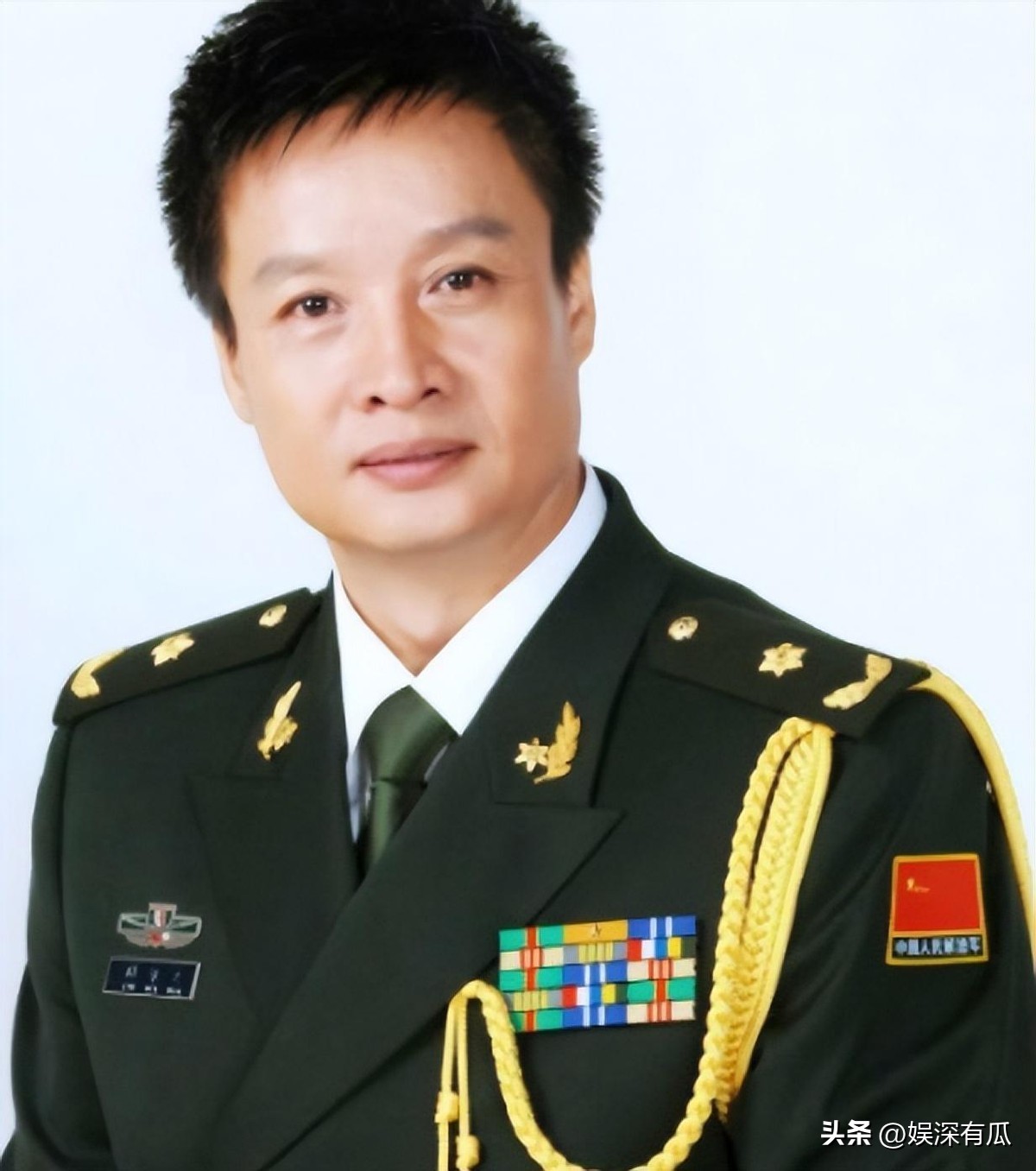 “人民歌唱家”阎维文：对爱妻一见钟情，陪妻子抗癌36年不离不弃