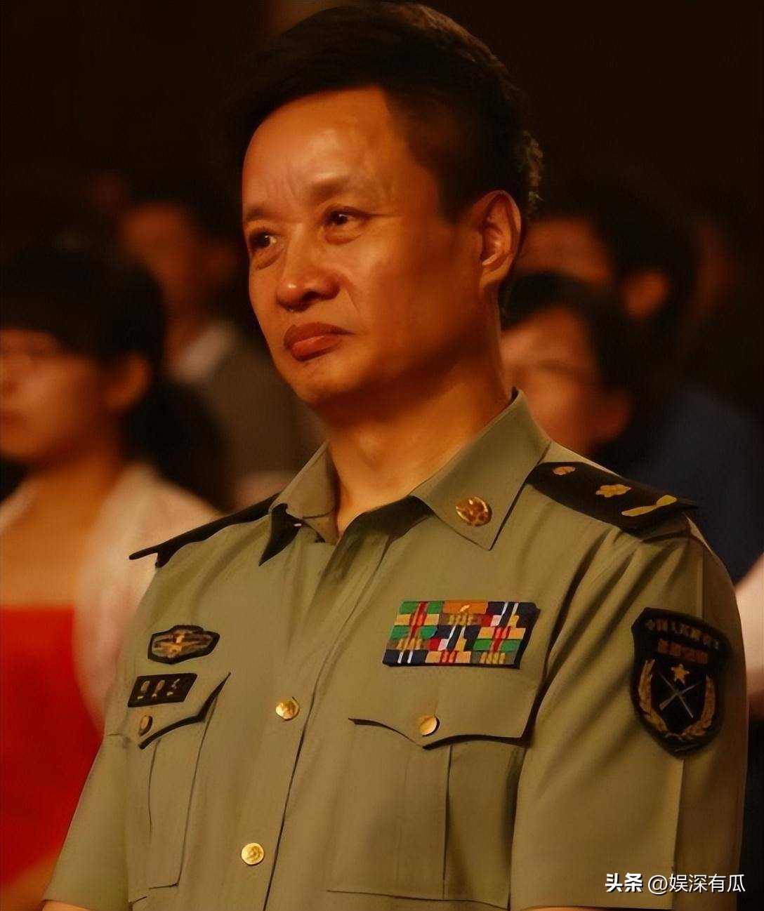 “人民歌唱家”阎维文：对爱妻一见钟情，陪妻子抗癌36年不离不弃