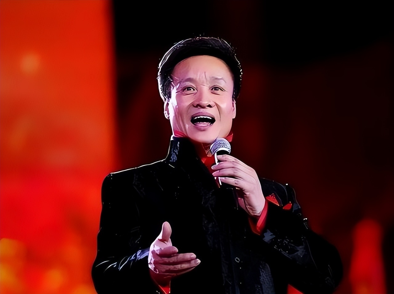 人民日报亲自点名，阎维文真实处境暴露，李双江一个字都没说错