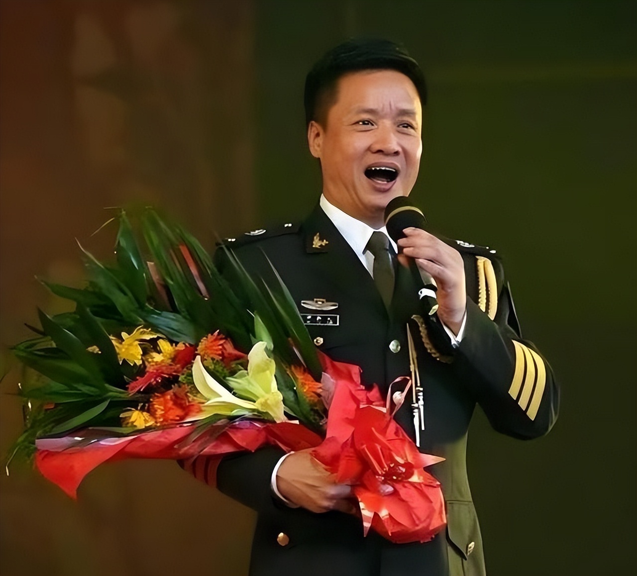 人民日报亲自点名，阎维文真实处境暴露，李双江一个字都没说错